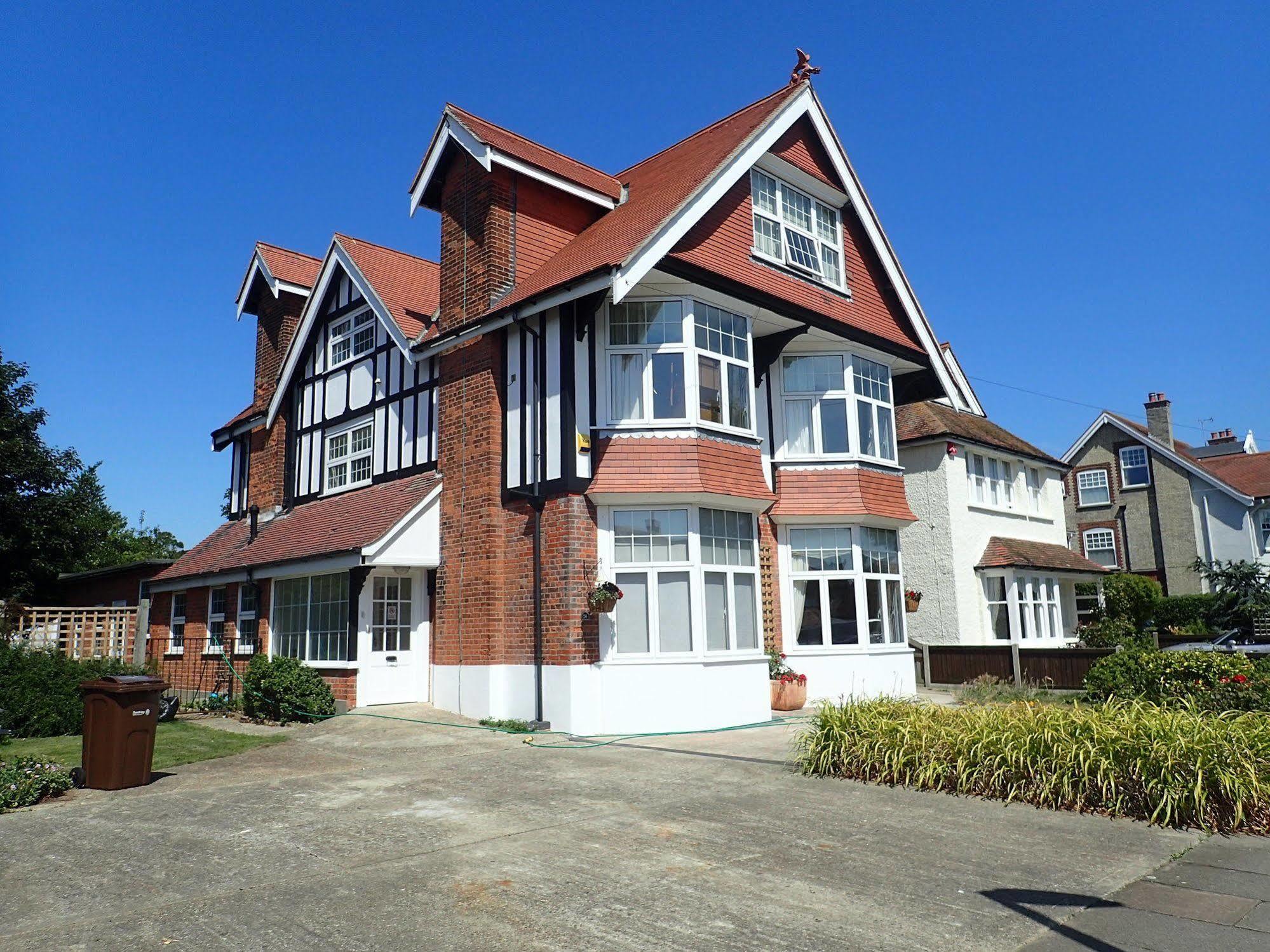 The Old Surgery Bed and Breakfast Clacton-on-Sea Eksteriør billede
