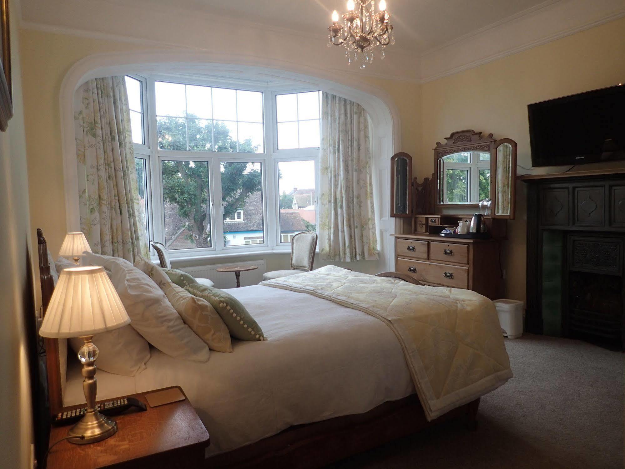 The Old Surgery Bed and Breakfast Clacton-on-Sea Eksteriør billede